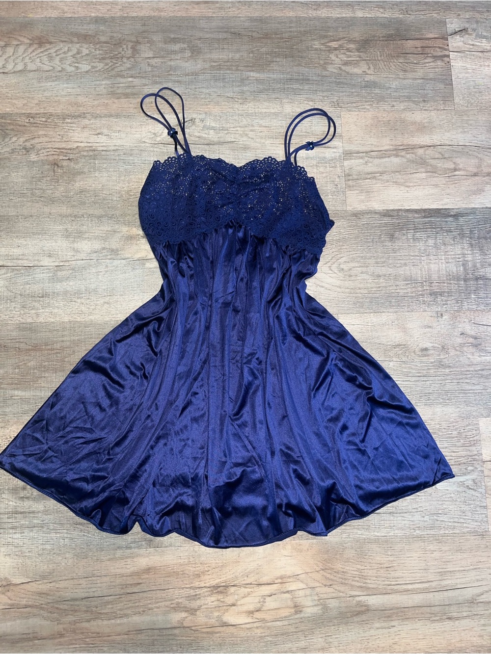 Vanity Fair Vintage Lace-Trim Satin Chemise Nightdress in Navy